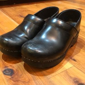 Professional black patent Dansko clog